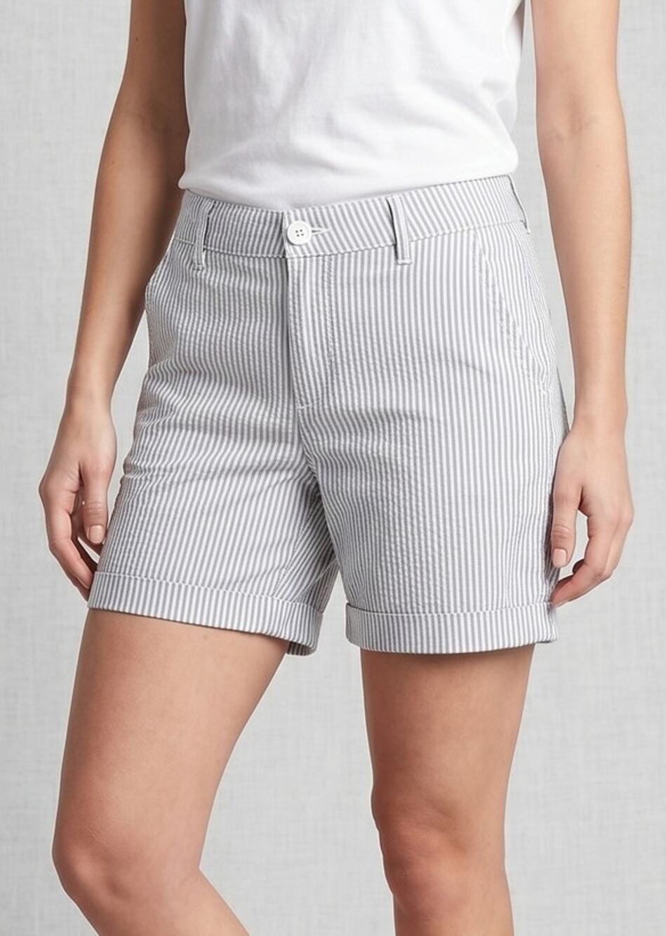 St. John's Bay Womens Size 14 Striped Shorts Blue White 5" Short Cotton Blend